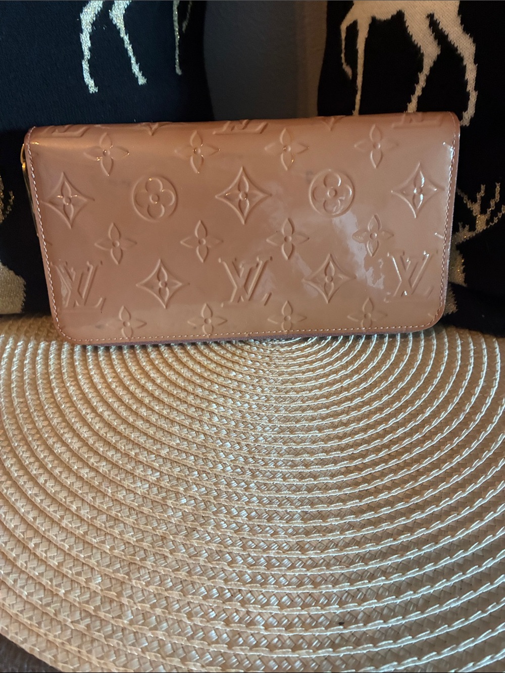 Louis Vuitton Blush Pink Vernis Zip Around Wallet